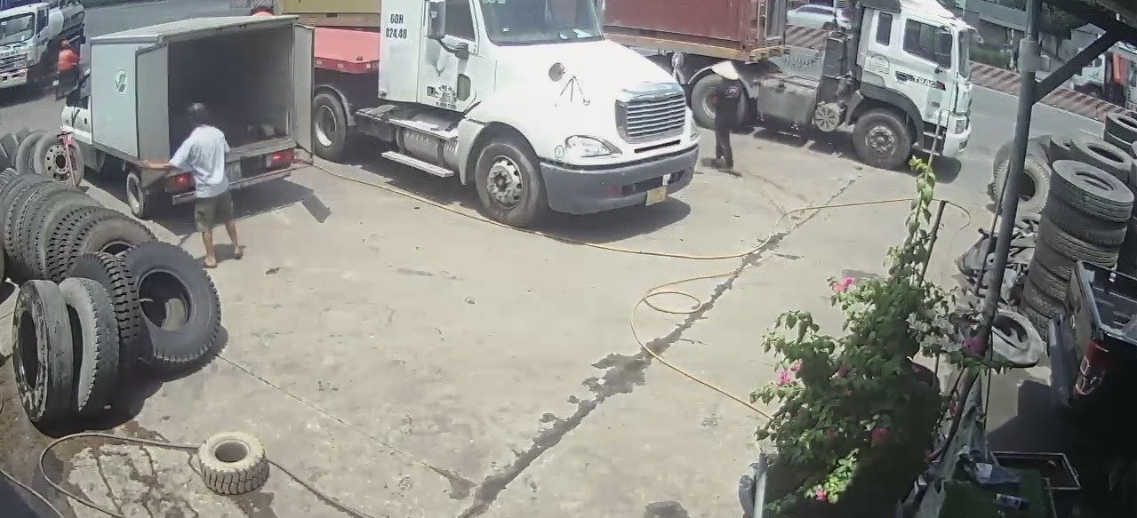 VÁ VỎ XE GIÁ RẺ TẠI DĨ AN